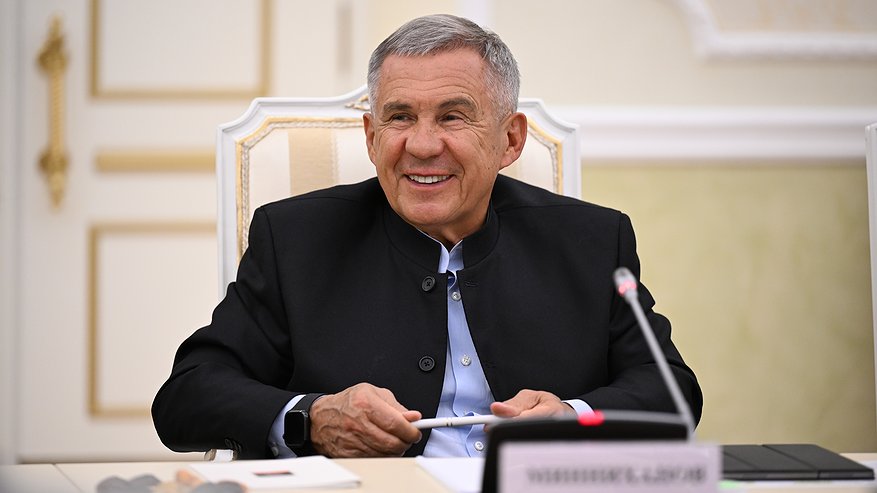 Главная картинка новости: Рустам Минниханов вошёл в тройку лидеров глав российских регионов