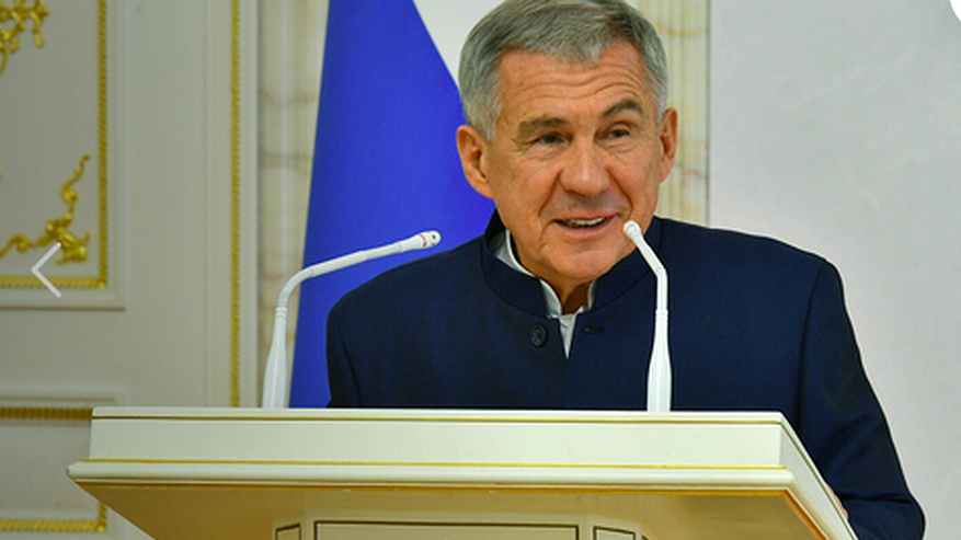 Главная картинка новости: Рустам Минниханов отметил вклад челнинцев в единство и сплоченность России