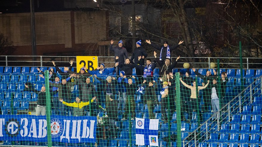 Главная картинка новости: ФК «КАМАЗ» оштрафовали на 10 тысяч рублей за поведение болельщиков