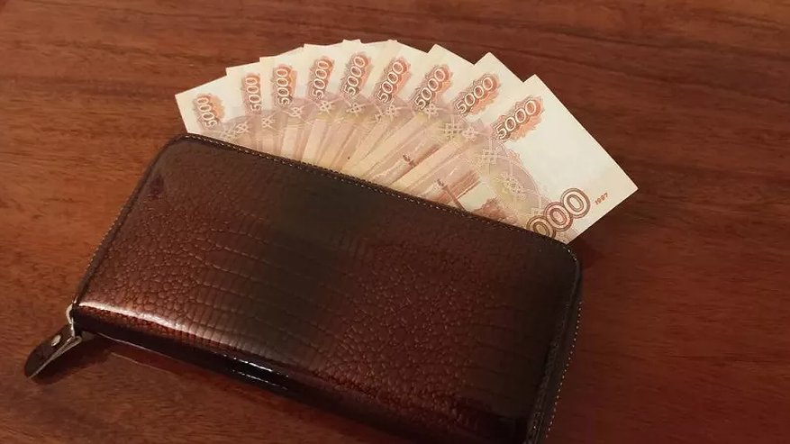 Главная картинка новости: Почти два миллиона рублей отдала пенсионерка из Чистополя мошенникам