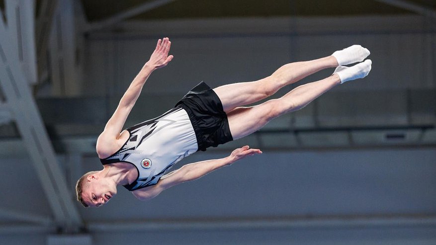 Главная картинка новости: Челнинский спортсмен-батутист получил две серебряные медали на мировом чемпионате