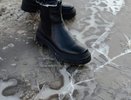 Пару мазков на подошву - и сапоги не скользят даже в лютый гололед: по тротуару хожу как по траве