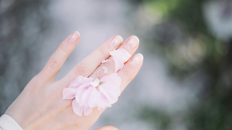 Главная картинка новости: Делаю японский маникюр зубной пастой: ногти крепкие, гладкие, прозрачные — ни копейки не трачу