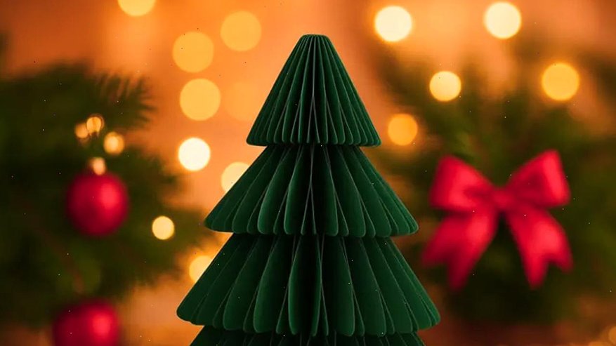 Главная картинка новости: Россиянка купила в "Фикспрайсе" елку за 99 рублей и оставила честный отзыв: нет слов, одни эмоции