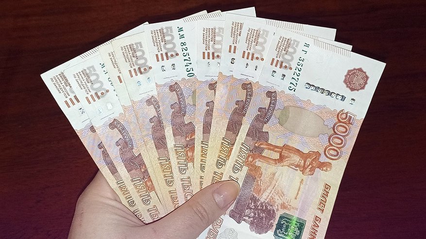 Главная картинка новости: В Челнах определили самые высокооплачиваемые профессии