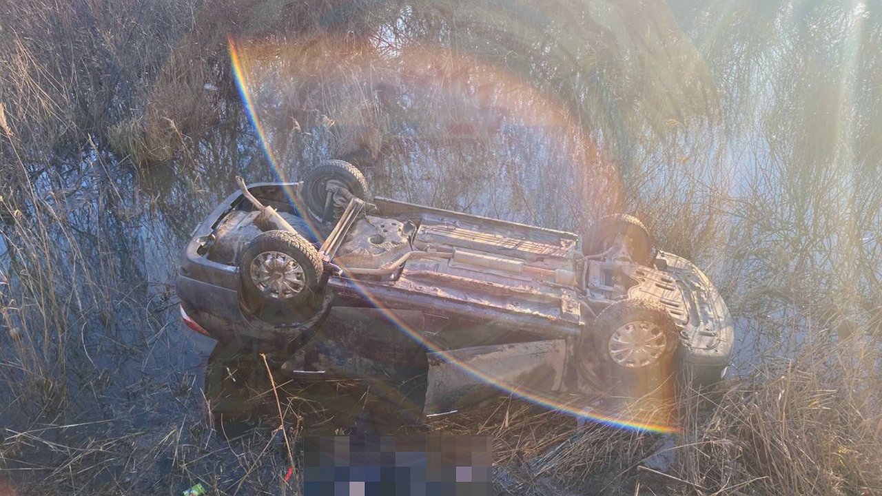 Главная картинка новости: Водитель погиб в ДТП с опрокидыванием в Татарстане