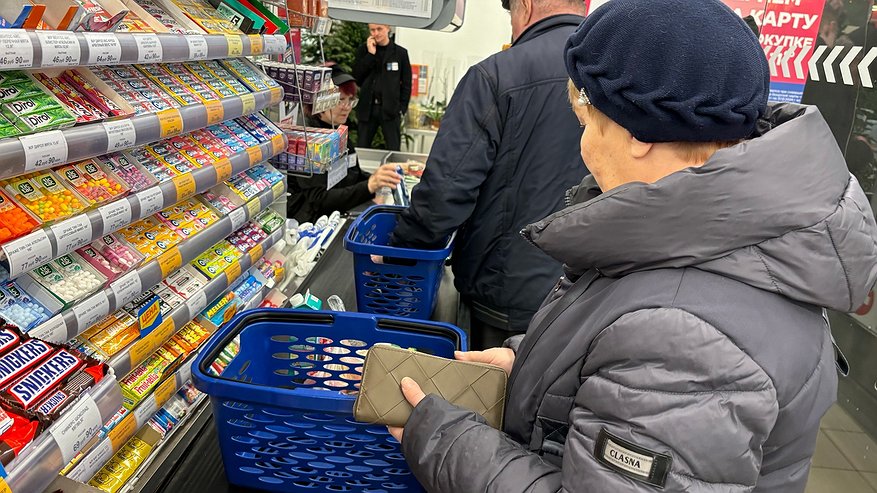 Главная картинка новости: Расскажите об этом пенсионерам: в «Пятерочке» на кассе появился новый вид ловушки – каждый второй попадается на удочку