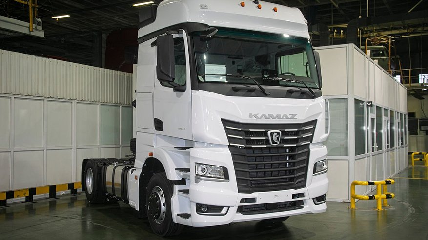 Главная картинка новости: В Челнах начали собирать магистральные тягачи с запасом хода через всю страну