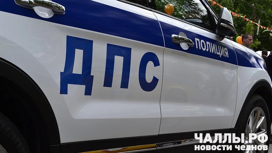 Главная картинка новости: В Челнах задержали автоворов, толкавших «Оку» до заправки