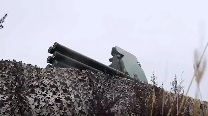 Главная картинка новости: Татарстан ввел режим беспилотной опасности после атак дронов в Чувашии