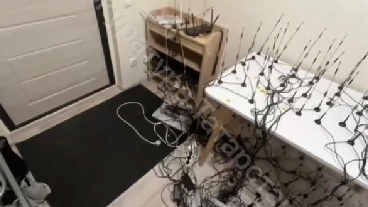 Главная картинка новости: В Набережных Челнах накрыли виртуальную станцию телефонных мошенников