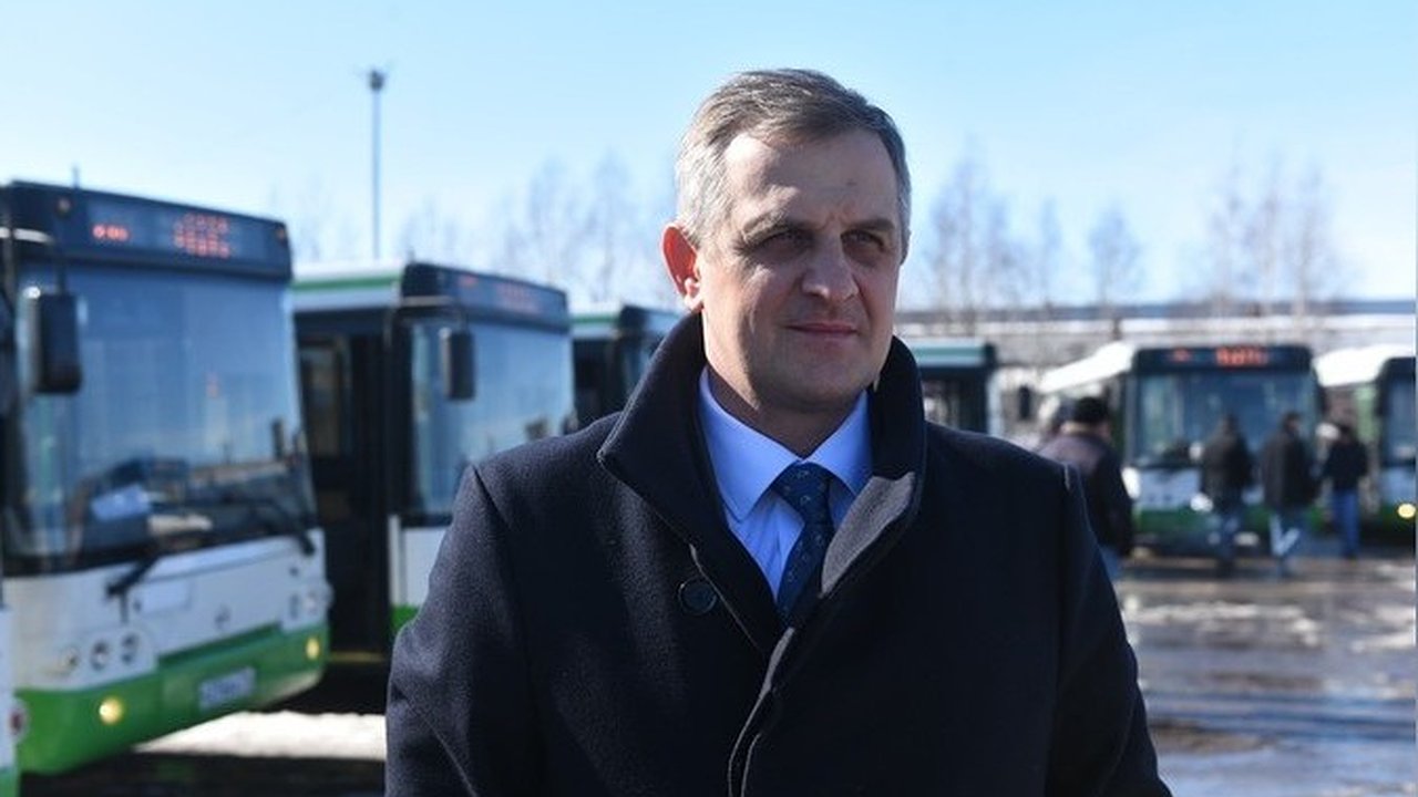 Главная картинка новости: Кадровая ротация на «КАМАЗе»: экс-помощник мэра Челнов покинул пост