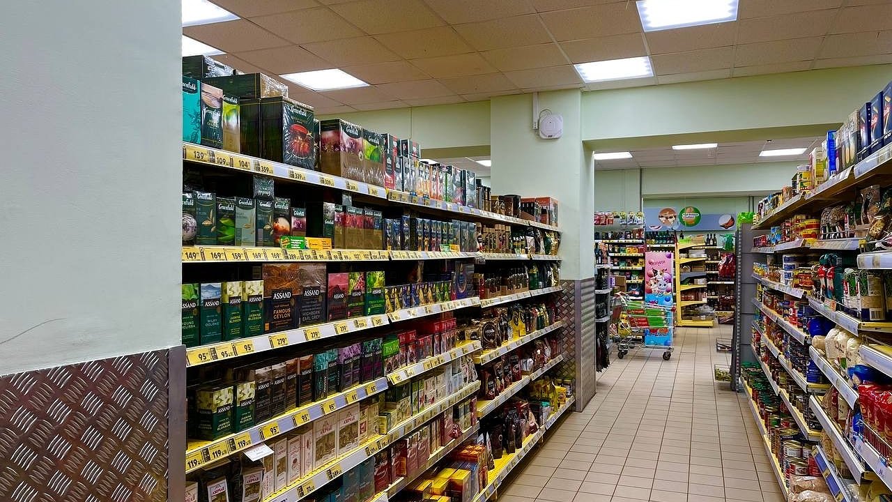 Главная картинка новости: Почему в супермаркетах не отключают свет на ночь: знают только сотрудники