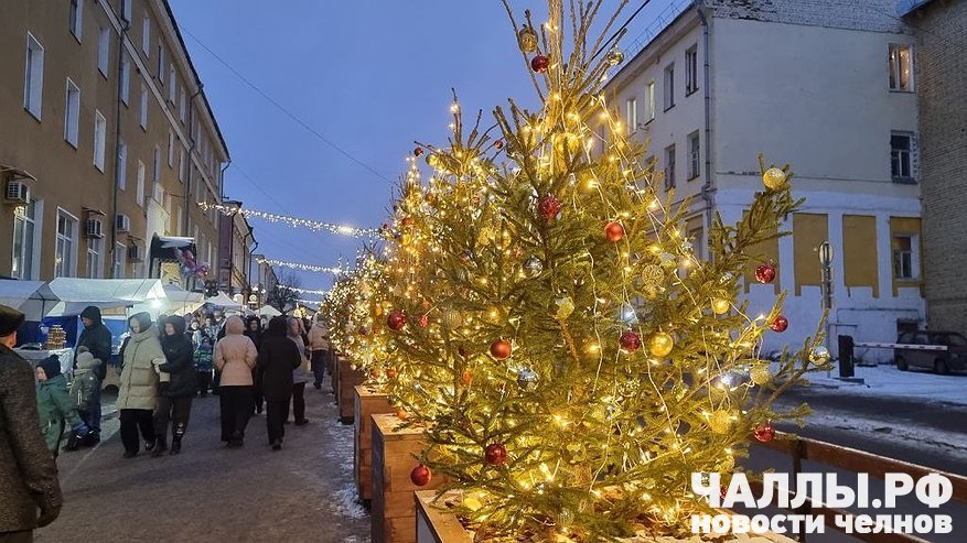 Главная картинка новости: В декабре в Челнах пройдут новогодние елки: даты открытия и площадки