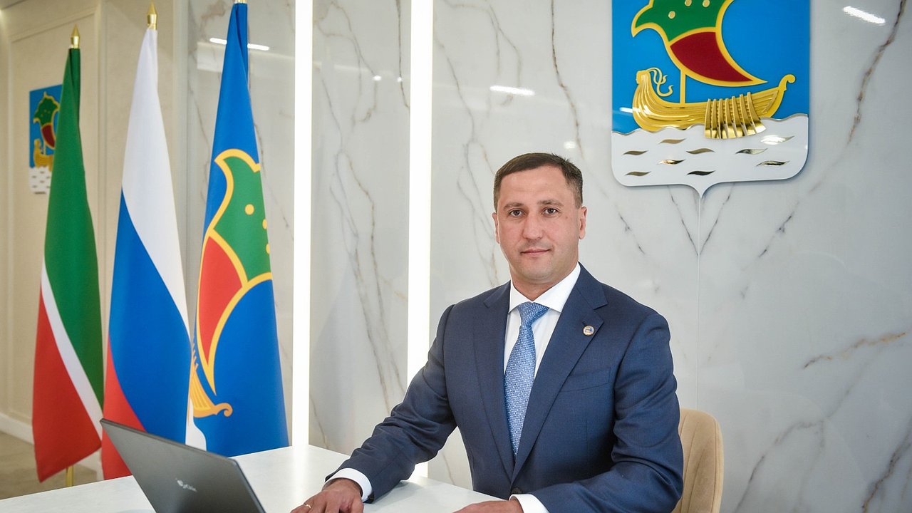 Главная картинка новости: В мэрии Набережных Челнов создают должность советника для Салахова