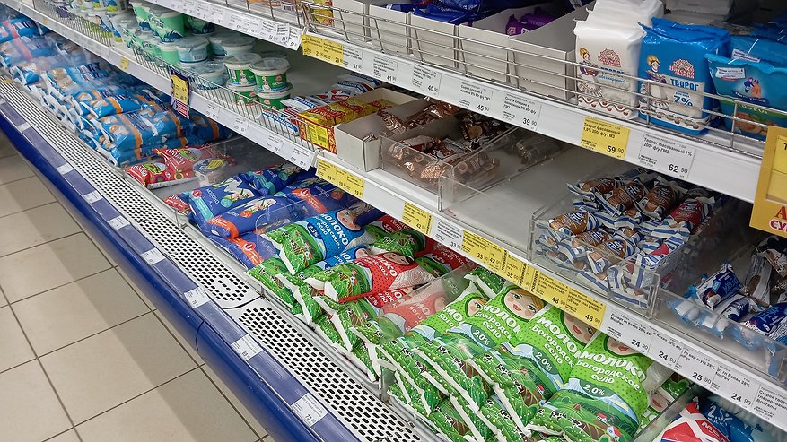 Главная картинка новости: Ужасный вкус и в составе химия: эти марки молока лучше никогда не брать даже по акции