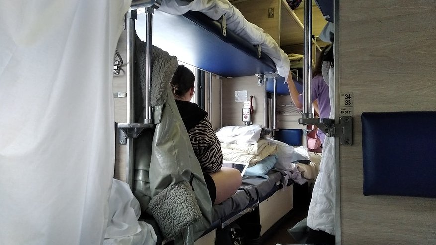 Главная картинка новости: Отвечаю так, если мамочка с детьми просит уступить место в плацкарте: работает безотказно