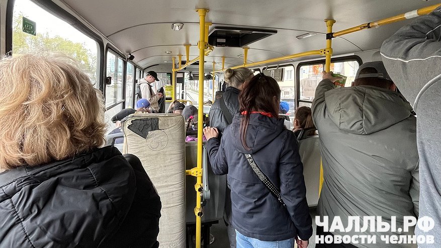 Главная картинка новости: Салахов удивился: новые проездные в Челнах не стали хитом продаж