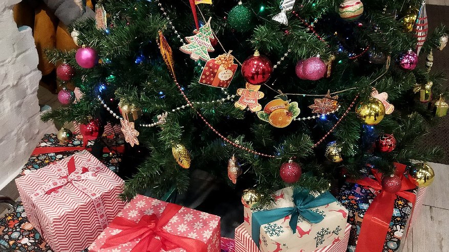 Главная картинка новости: Когда поставить новогоднюю ёлку, чтобы привлечь деньги и любовь в 2026 году