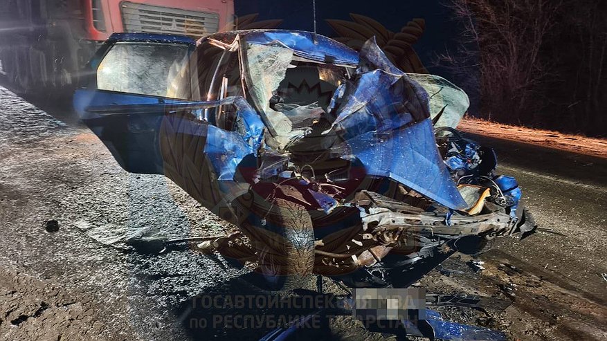 Главная картинка новости: В ДТП с трактором в Татарстане погибла 23-летняя девушка