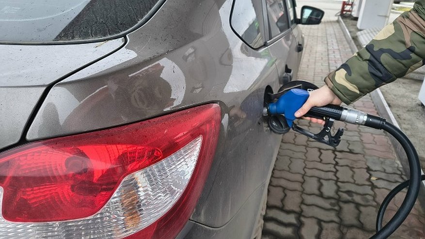 Главная картинка новости: Почему я никогда не заливаю полный бак: горькая правда, о которой молчат на автозаправках