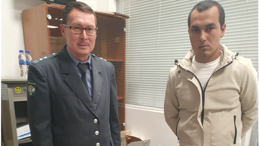 Главная картинка новости: У пассажира в аэропорту Казани изъяли 9 кг сухофруктов