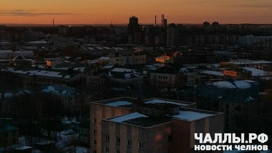 Главная картинка новости: Из-за беспилотной опасности в аэропорту Казани массово задержались рейсы