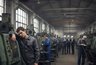 Миниатюра новости: «Дело не только в деньгах»: Почему рабочие уходят с заводов и отказываются там оставаться. Рассказал друг, который отработал там 5 лет