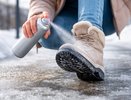 Пшикаю на подошву в декабре и гуляю по льду, как по наждачке - обувь вообще не скользит