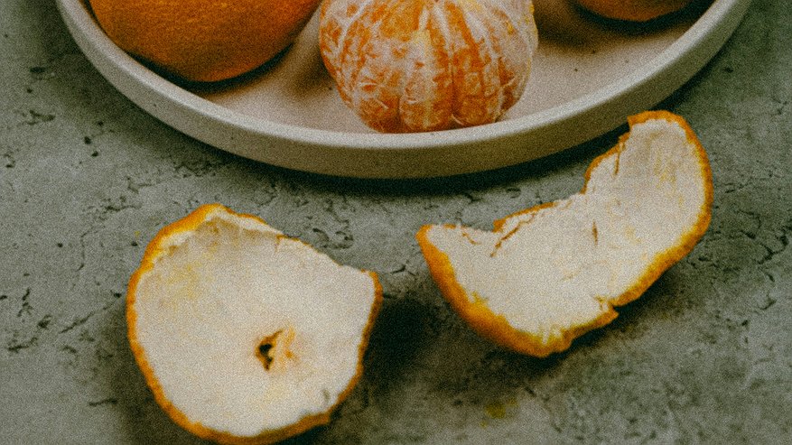 Главная картинка новости: Ценят больше фрукта: в Европе никогда не выбрасывают мандариновые корки - вот что с ними делают
