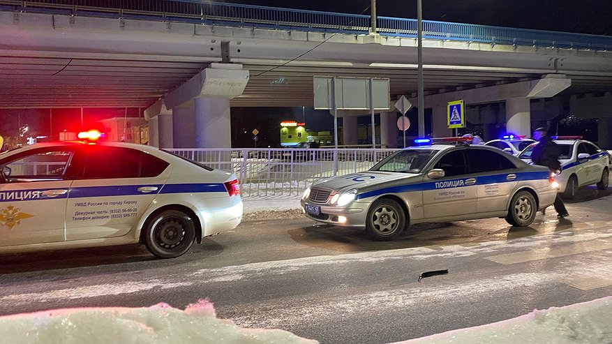 Главная картинка новости: В праве ли инспектор ГИБДД требовать у водителя открыть окна в автомобиле полностью - ответ автоюриста