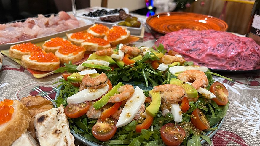 Главная картинка новости: Чтобы привлечь удачу в год Огненной Лошади, следует поставить на стол в новогоднюю ночь это