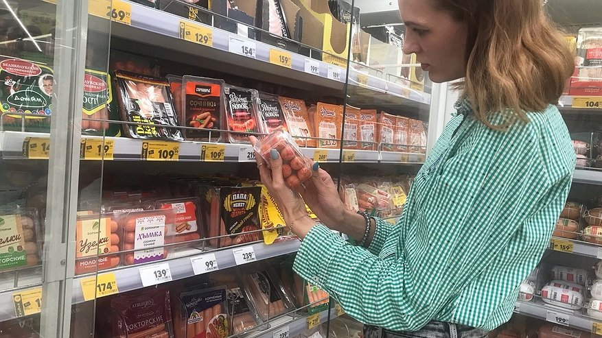 Главная картинка новости: Не берите даже со скидкой: в Роскачестве назвали сосиски, которые эксперты советуют обходить стороной