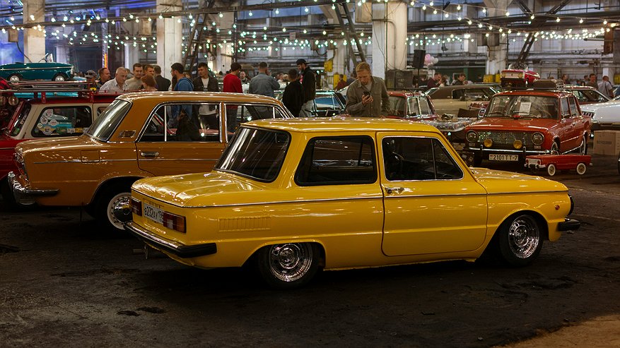 Главная картинка новости: 7 советских автомобилей, от которых отказывались даже при тотальном дефиците