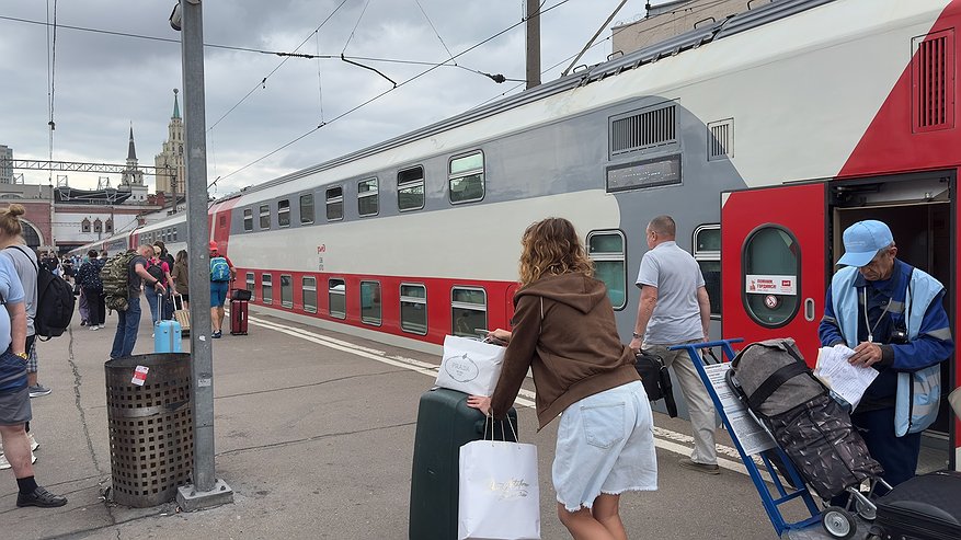 Главная картинка новости: Революция плацкарта: РЖД убирает верхние полки и меняет саму логику поездок