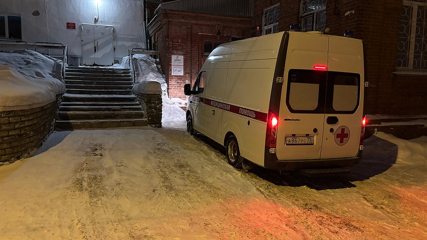 Главная картинка новости: В Альметьевске при пожаре в жилом доме пострадал мужчина