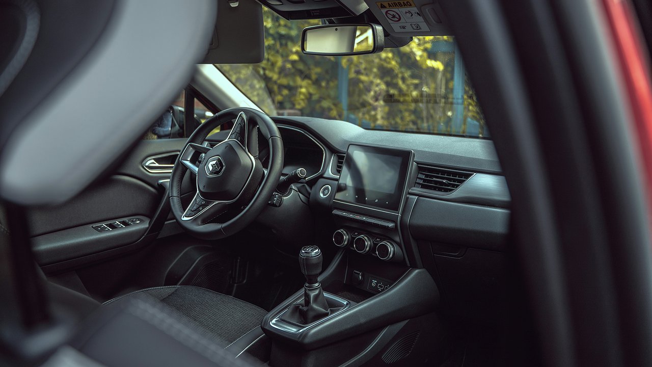 Главная картинка новости: Поменял Lada Vesta на внедорожный Renault — и понял, что сделал правильный выбор: честный отзыв владельца спустя год эксплуатации