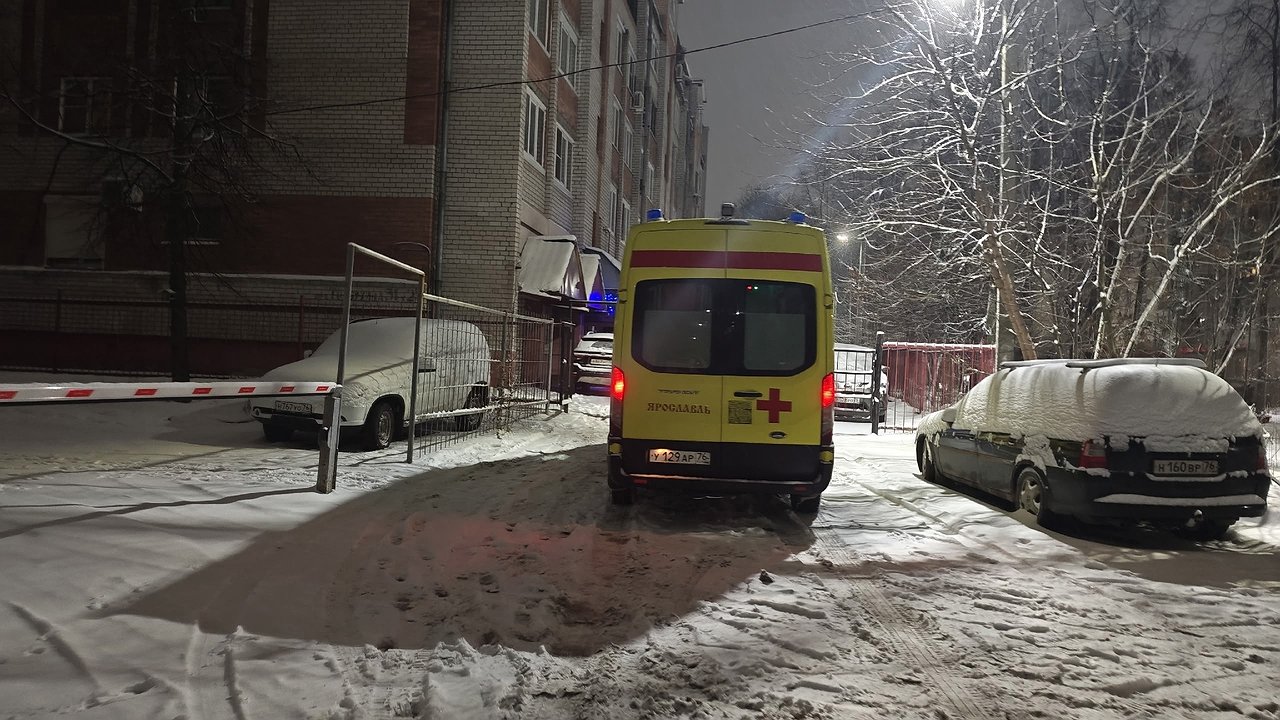 Главная картинка новости: В Татарстане спасатели помогли подростку снять застрявший на пальце спиннер