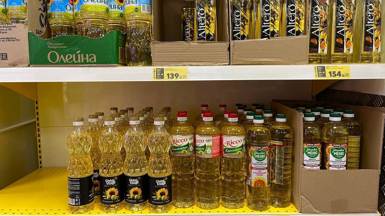 Главная картинка новости: При покупке масла я всегда ищу на бутылке три слова — этому меня научили в Греции, и этот приём отлично работает и в наших магазинах