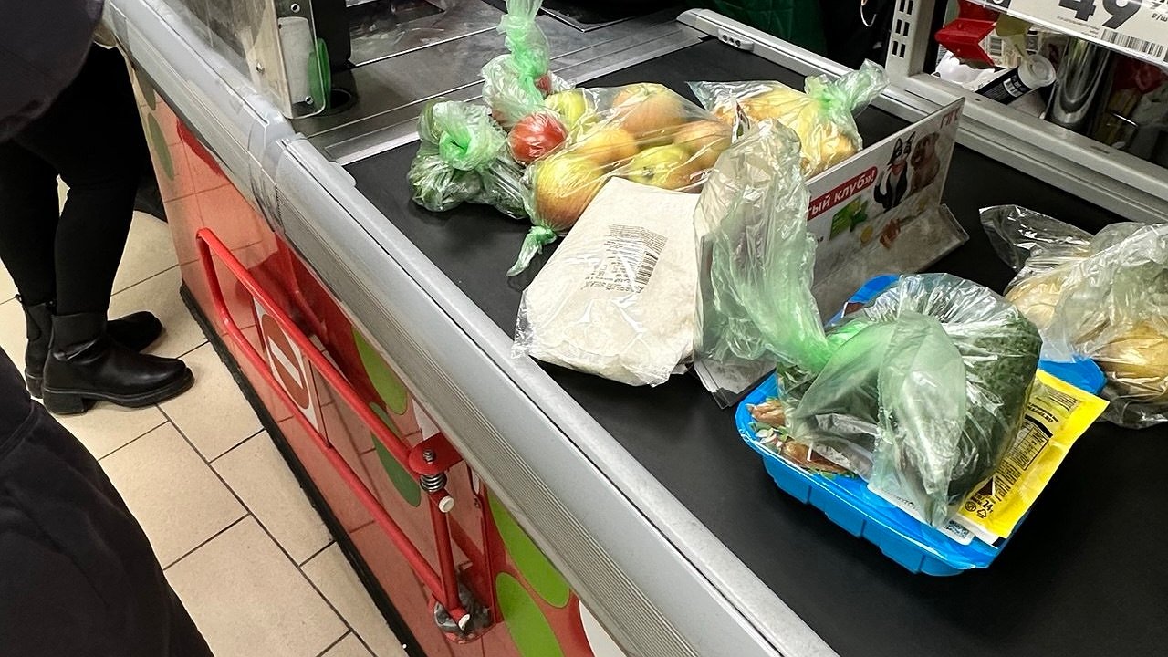 Главная картинка новости: "Вам чек нужен?" Оказалось, в "Пятёрочке" этот вопрос задают вовсе не из вежливости