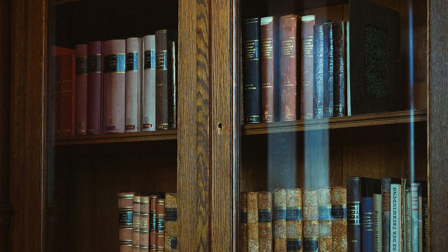 Главная картинка новости: После 40 лет дружбы я наконец-то поняла, почему лучшая подруга на каждый праздник дарила мне только книги