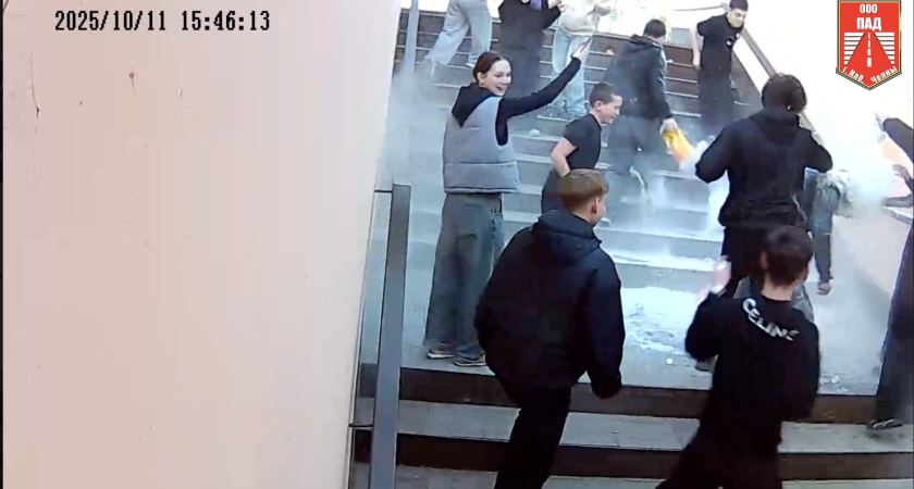 Подростки устроили «праздничный» погром в подземном переходе