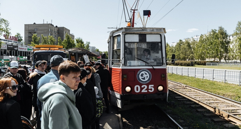 Проезд по карте: в челнинских трамваях внедряют безналичную оплату для пассажиров