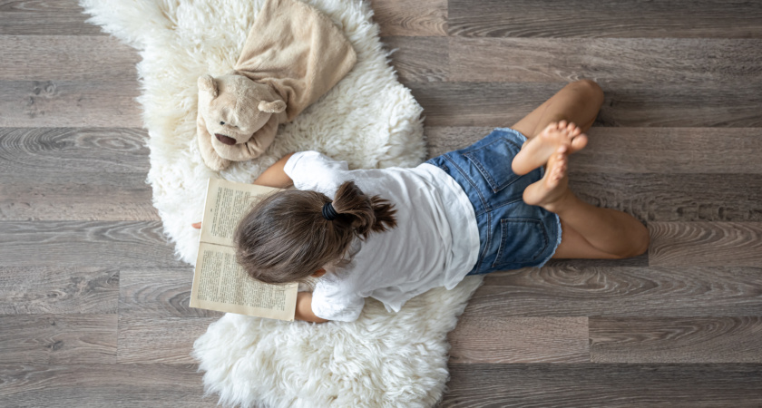 Ламинат уже в прошлом: копеечная замена досок – стелем в один слой, а пол теплющий