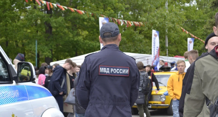 Челнинка нашла наркотики в парке и спрятала в презерватив