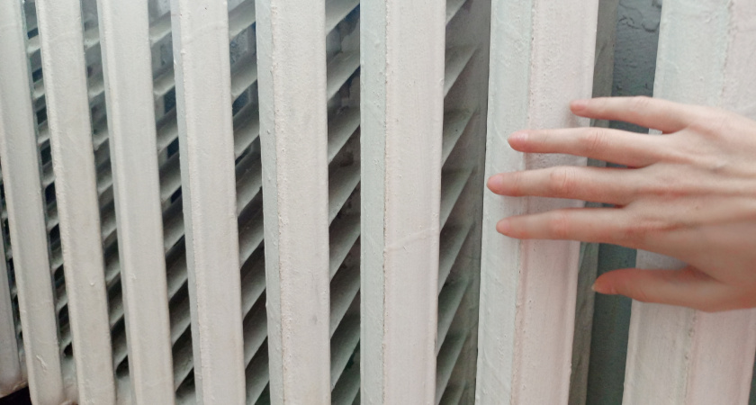 Отапливаю дом с помощью фольги: простой способ с батареями – температура поднимается на 3 градуса, а счета будут меньше