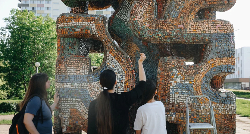 Скульптуру Ханова «Метеорит» в Челнах восстанавливают на народные деньги