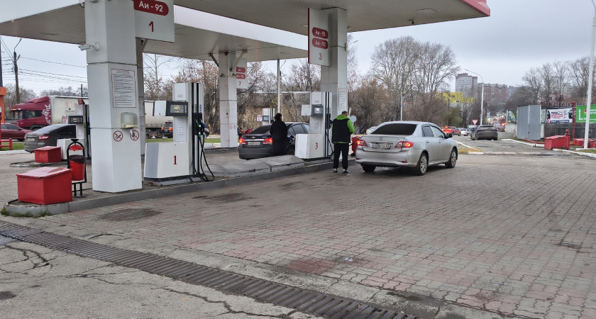 Чем 92-й бензин лучше АИ-95? Сотрудник НПЗ объяснил: дело не только в цене