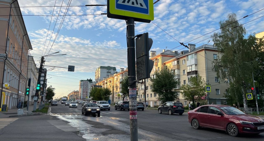 В ГАИ поставили точку: можно ли обгонять справа - должен знать каждый водитель