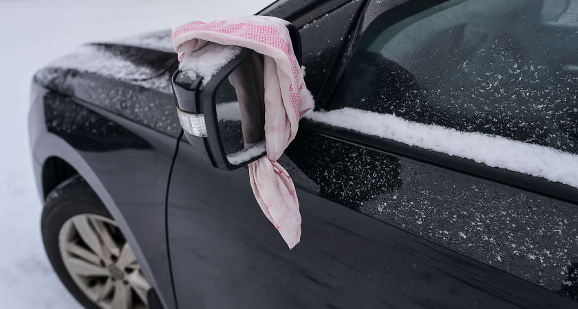 Не вздумайте прикасаться к тряпке на машине! Новая схема мошенников, которая работает безотказно